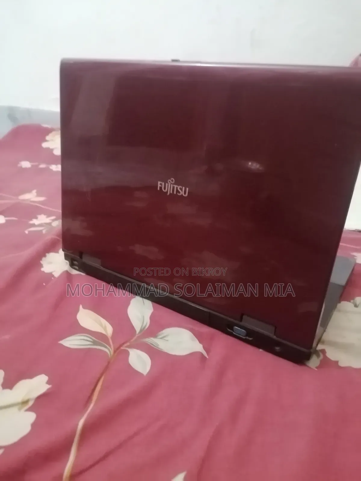Laptop Fujitsu 2GB Intel Pentium HDD+SSD 500GB