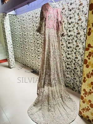 টেইল কাট গাউন