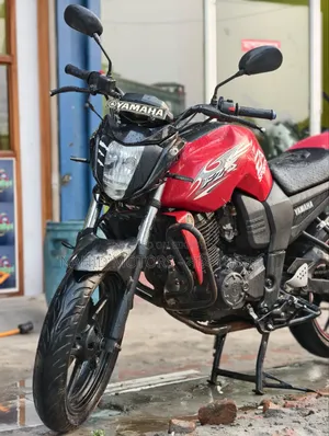 Yamaha FZ 2014 Red