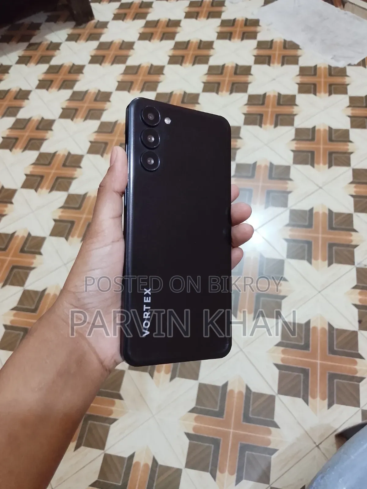মোবাইল ফোন ১৬ জিবি কালো