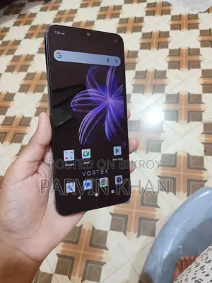 মোবাইল ফোন ১৬ জিবি কালো