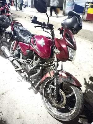হোন্ডা ২০১৫ লাল