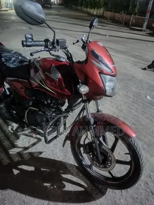 হোন্ডা ২০১৫ লাল