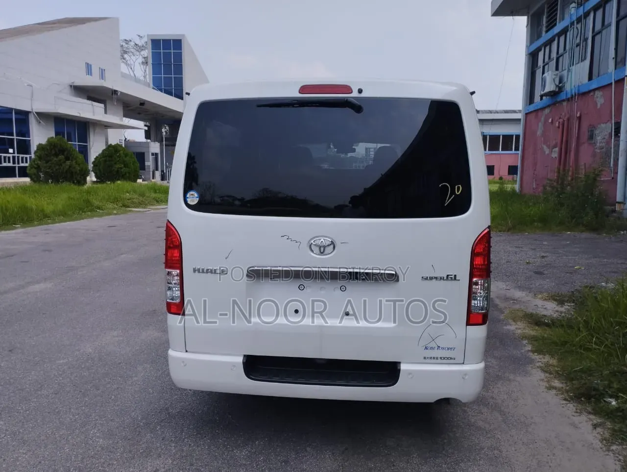 Toyota HiAce 2021 Pearl