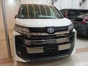 Toyota Noah 2022 White
