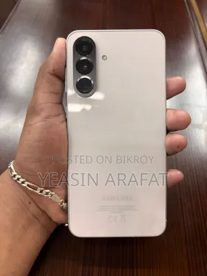 নতুন স্যামসাং গ্যালাক্সি এ৫৬ ১২৮ জিবি হোয়াইট