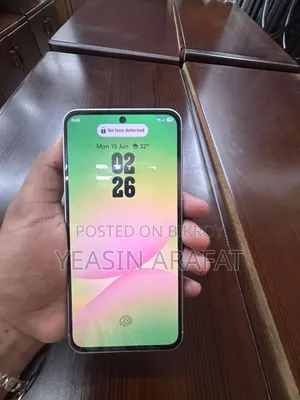নতুন স্যামসাং গ্যালাক্সি এ৫৬ ১২৮ জিবি হোয়াইট