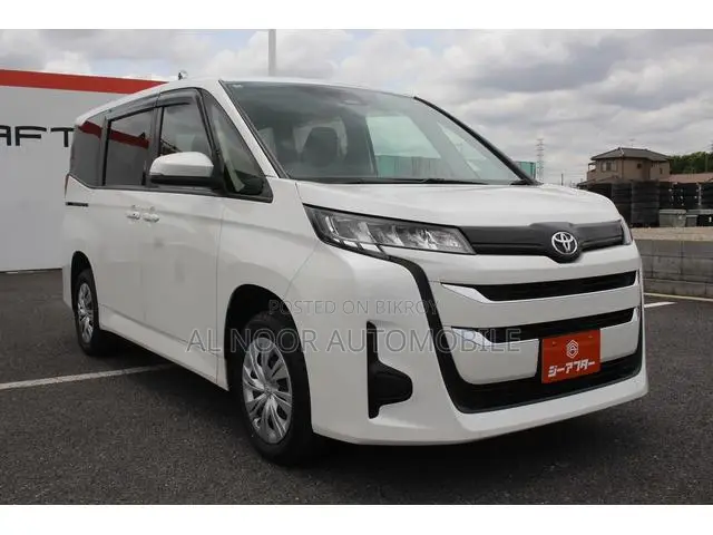 Toyota Noah 2022 White