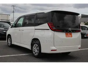 Toyota Noah 2022 White