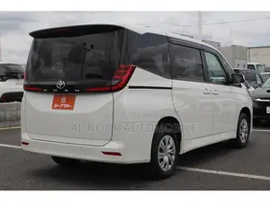 Toyota Noah 2022 White