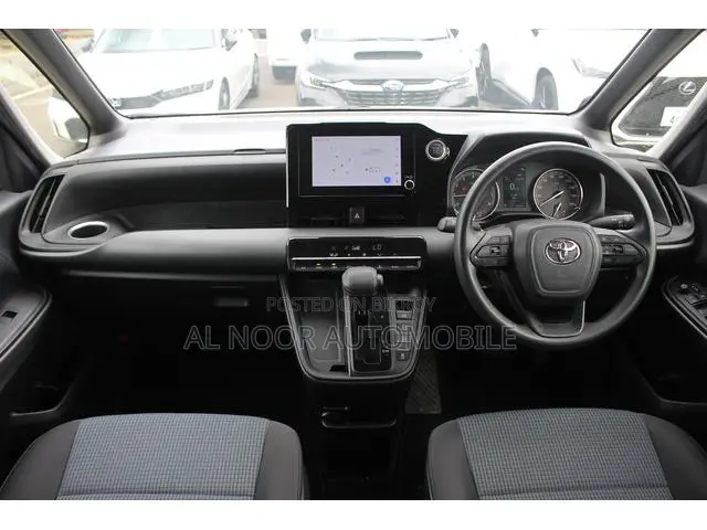 Toyota Noah 2022 White