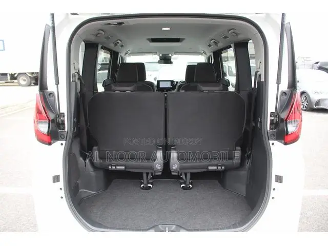 Toyota Noah 2022 White