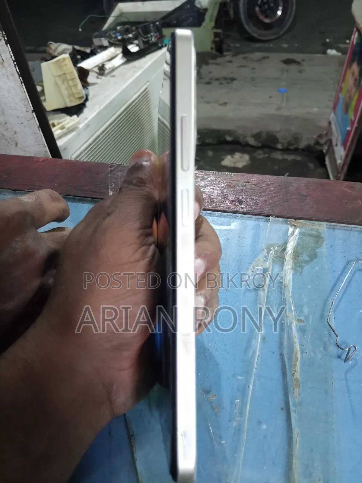 রিয়েলমি সি৬১ ১২৮ জিবি গোল্ড