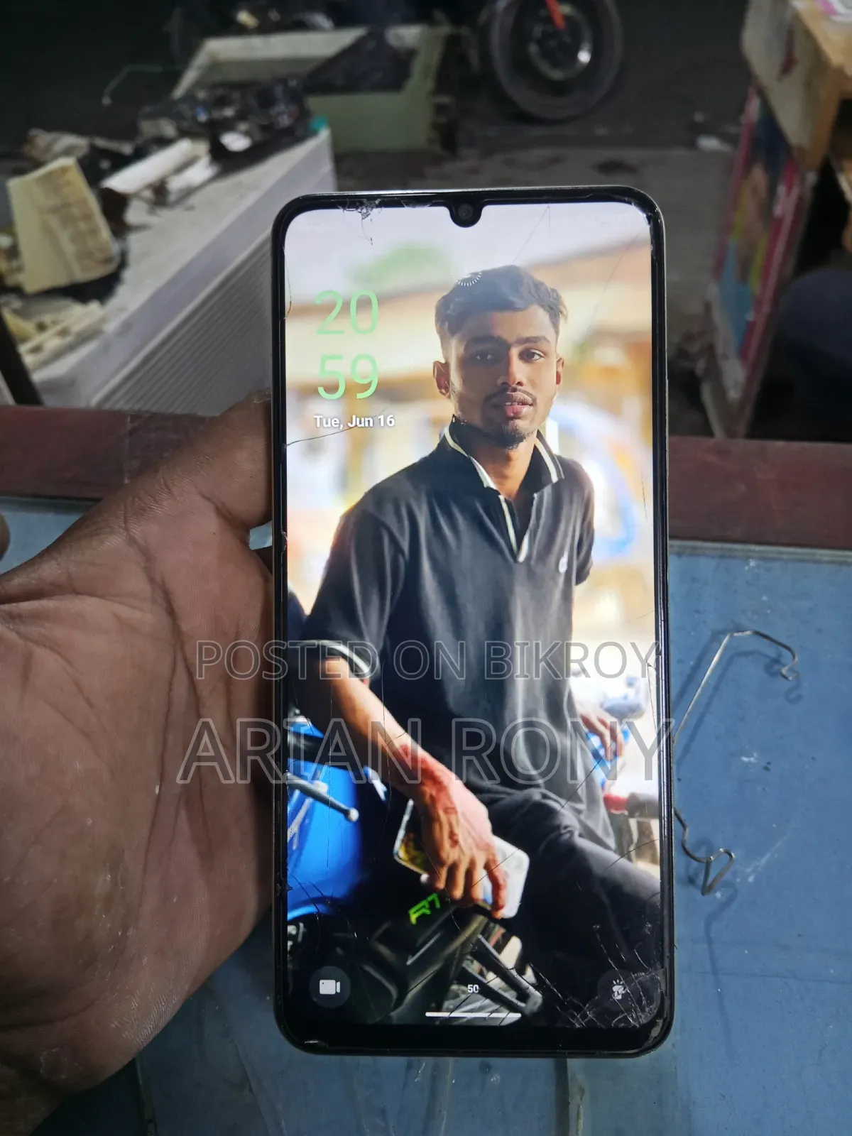 রিয়েলমি সি৬১ ১২৮ জিবি গোল্ড