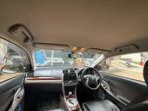 Toyota Premio 2013 Silver