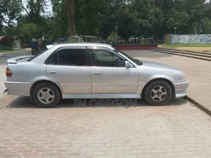 Toyota Corolla 1999 Silver