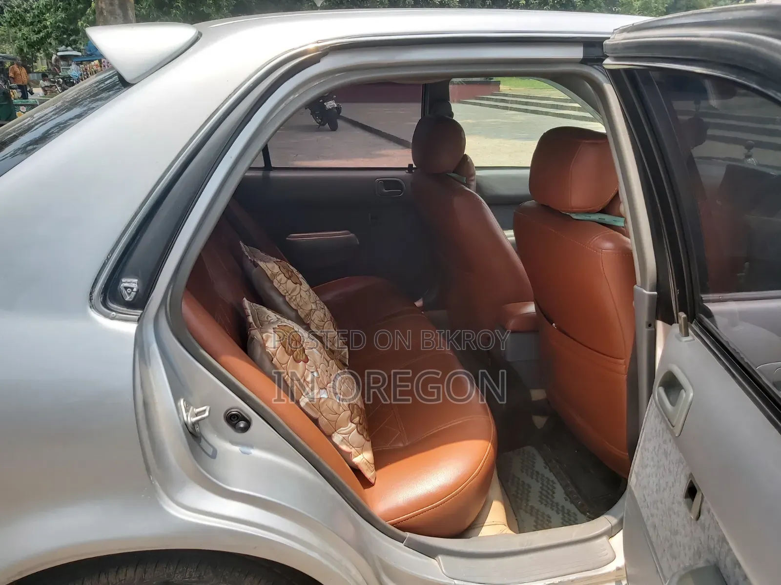 Toyota Corolla 1999 Silver