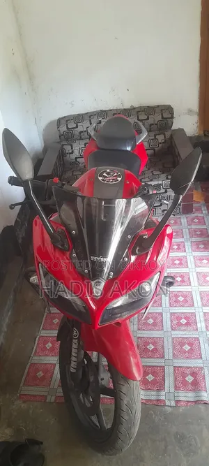 Yamaha 2017 Red