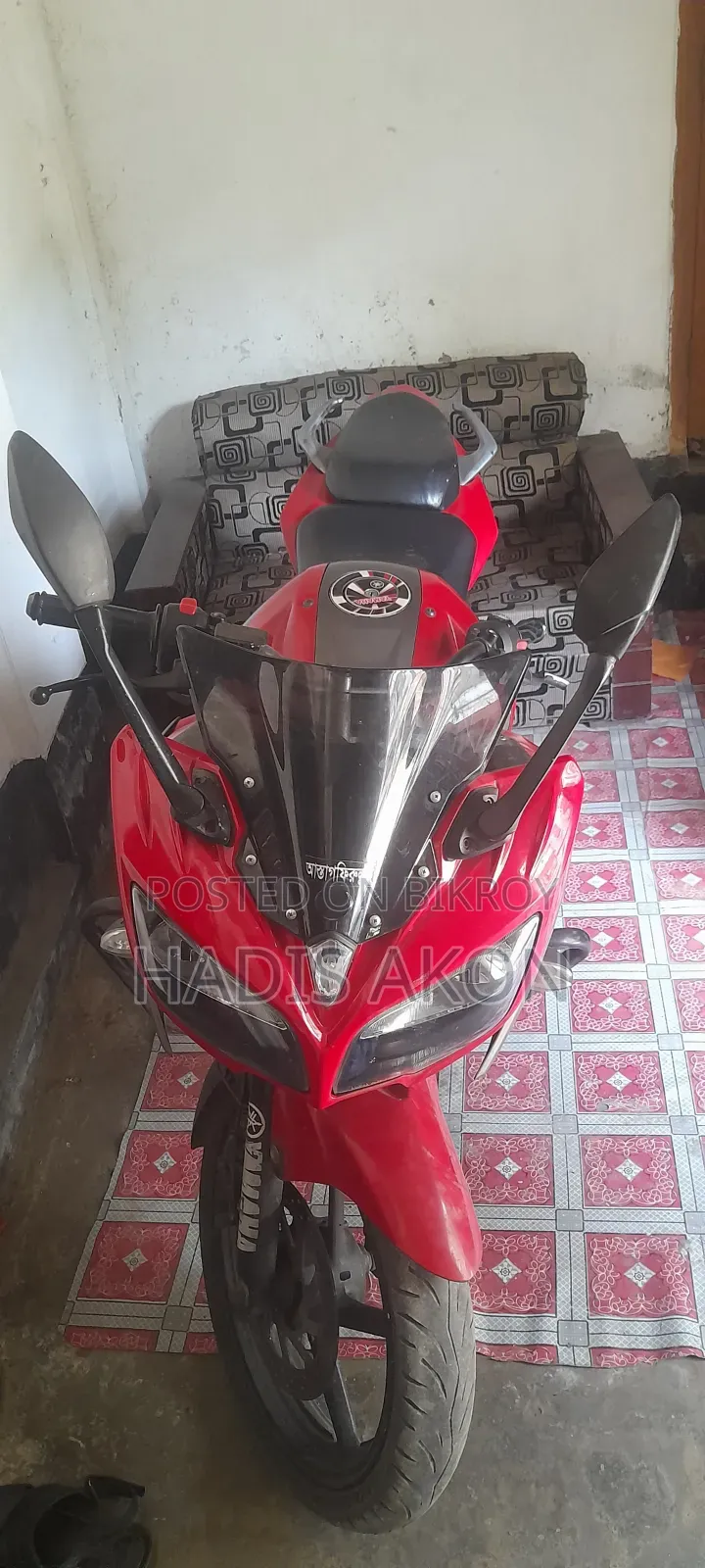 Yamaha 2017 Red