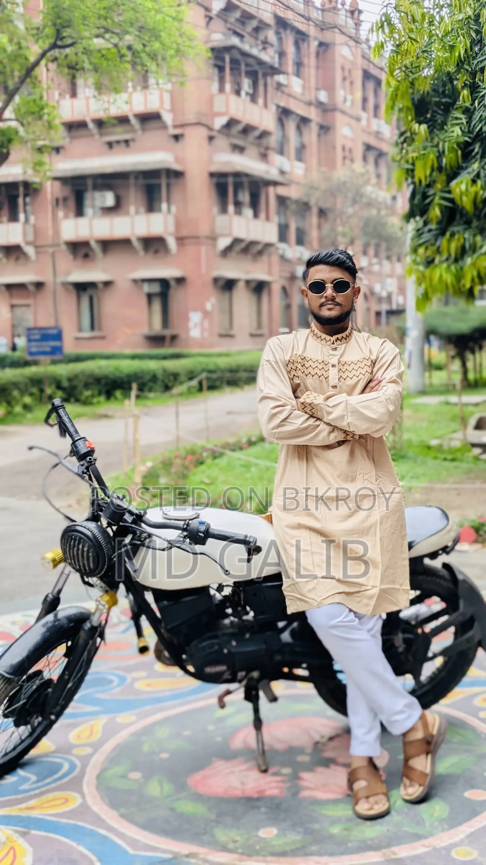 ইয়ামাহা ১৯৯৯ সাদা