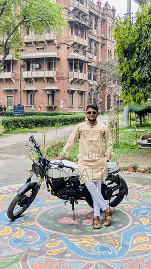 ইয়ামাহা ১৯৯৯ সাদা