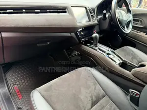 Honda Vezel 1.5 Hybrid 2WD 2016 Red