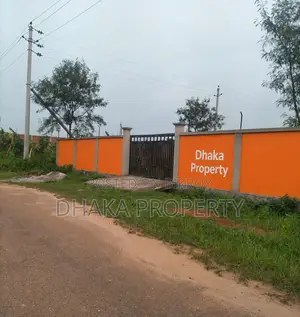 সেক্টর-১৬/সি-তে ৬০ ফুট রোড ৫ কাঠা লেক নর্থ