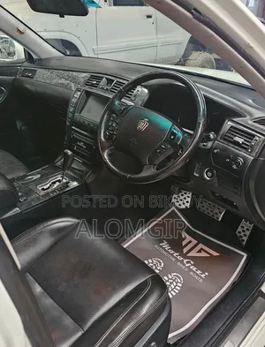Toyota Crown Royale 2005 Pearl