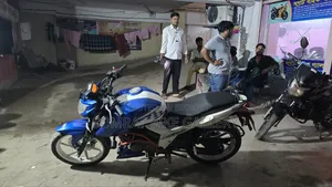 টিভিএস অ্যাপাচি ১৬০ ৪ভি ২০১৭ ব্লু