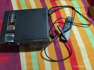 Cheerlux C8 Mini Projector