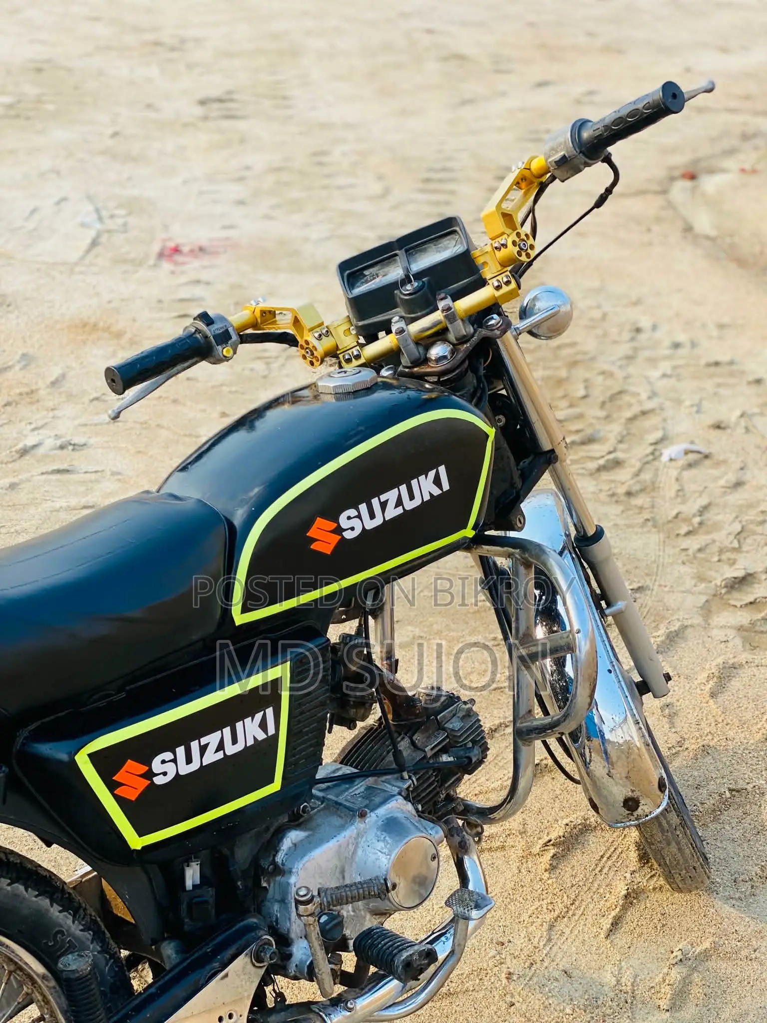 সুজুকি হায়াতে ১৯৭২ কালো