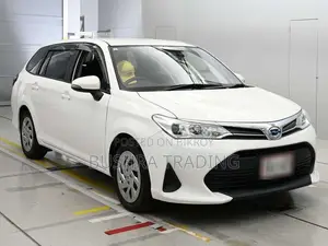 Toyota Corolla Fielder ১.৫ হাইব্রিড ফ্রন্ট হুইল ড্রাইভ ২০২১ সাদা