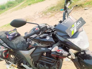 সুজুকি জিক্সার মনোটোন ২০২৩ ব্ল্যাক