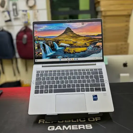 Laptop HP EliteBook 640 G9 8GB Intel Core I5 SSD 256GB
