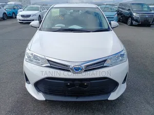 টয়োটা এক্সিও ২০২১ সাদা