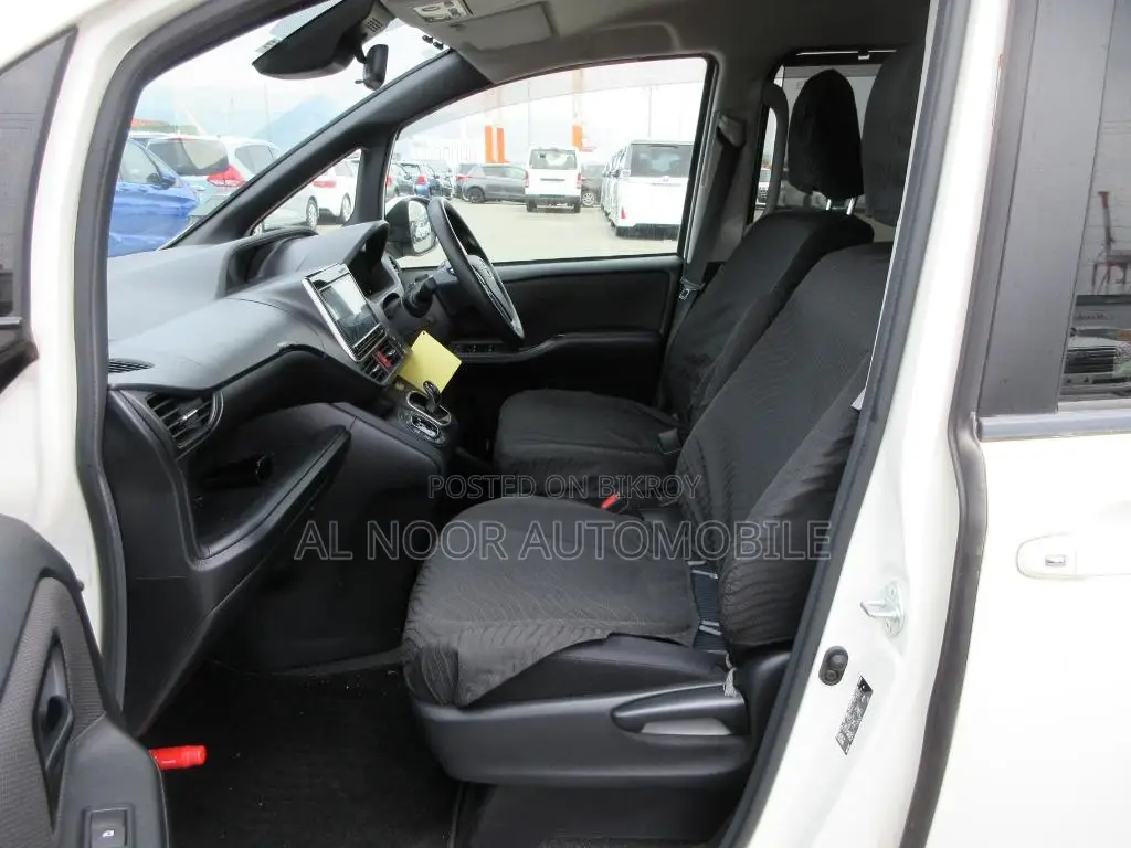 Toyota Noah 1.8 FWD Hybrid (7 Seater) 2021 Pearl