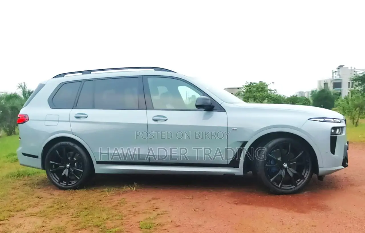 New BMW X7 xDrive40i 2023 Gray