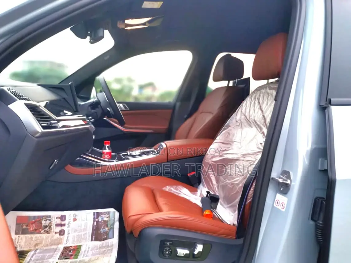 New BMW X7 xDrive40i 2023 Gray