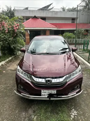 Honda Grace 2015 Red