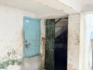 পান্থপথে ১৪ বেডরুমের বাড়ি বিক্রির জন্য