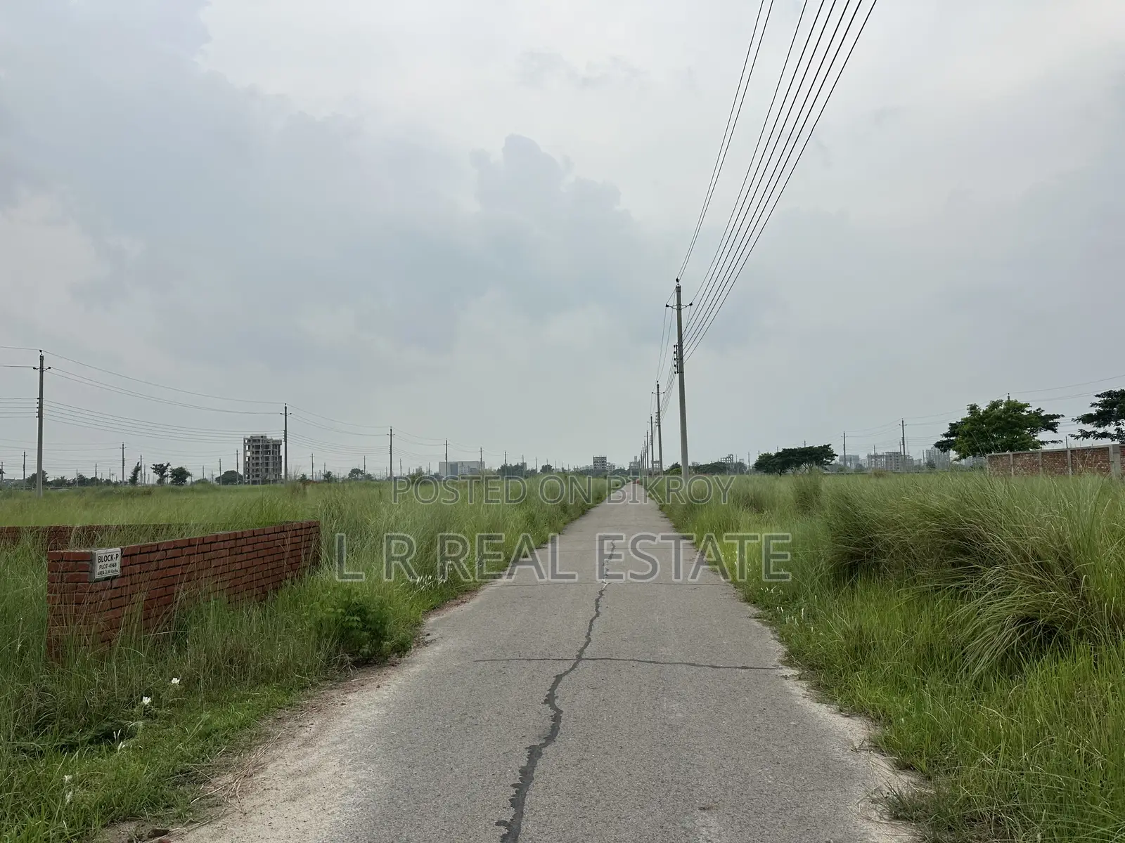 Block-P, 3-Katha, South-Facing, Plot Urgent Sale for Bashundhara R/A