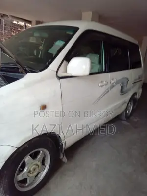 Toyota Noah 2.0 AWD (৮ সিটার) ২০০১ পার্ল