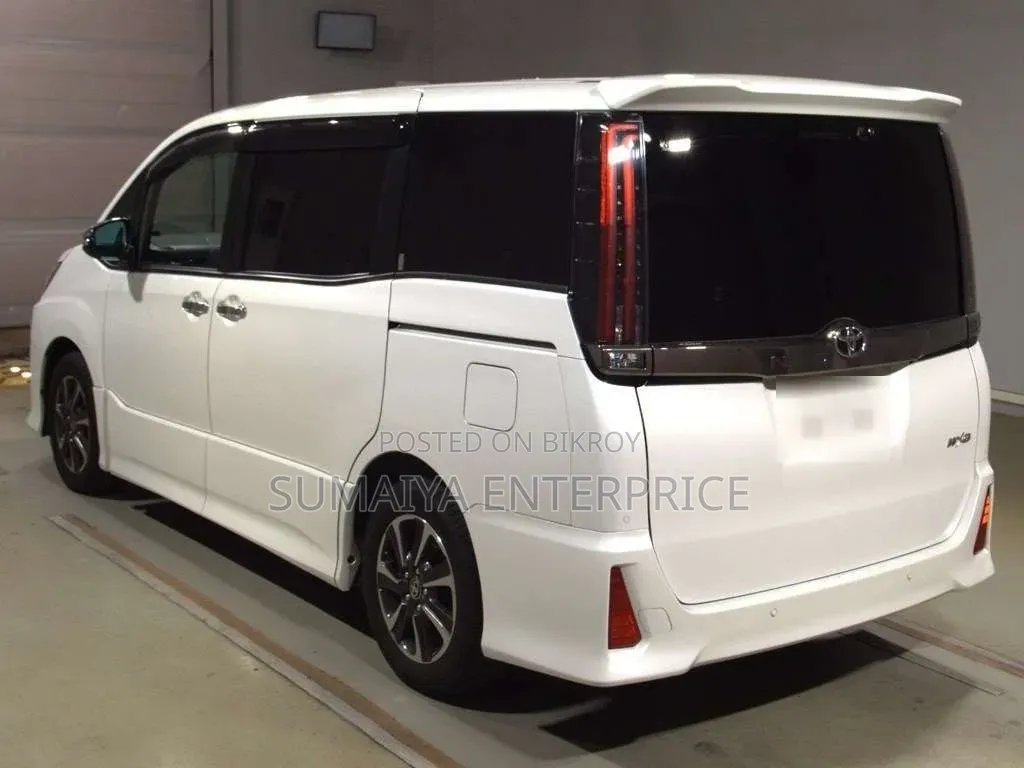 Toyota Noah 2021 Pearl