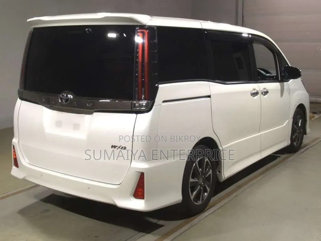 Toyota Noah 2021 Pearl