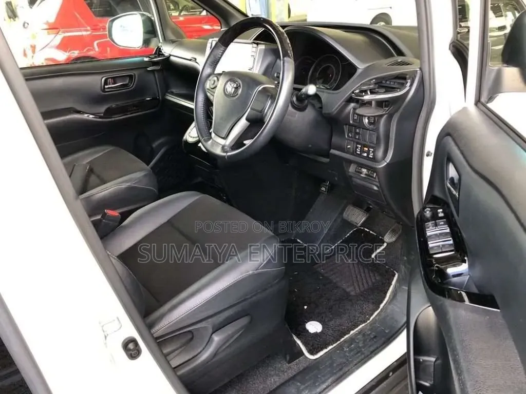Toyota Noah 2021 Pearl