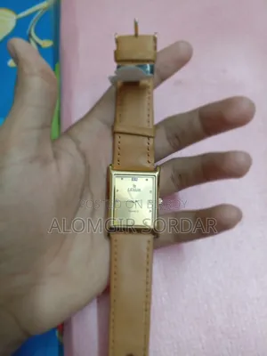 ভিনটেজ লেক্সাস গোল্ড-টোন ঘড়ি
