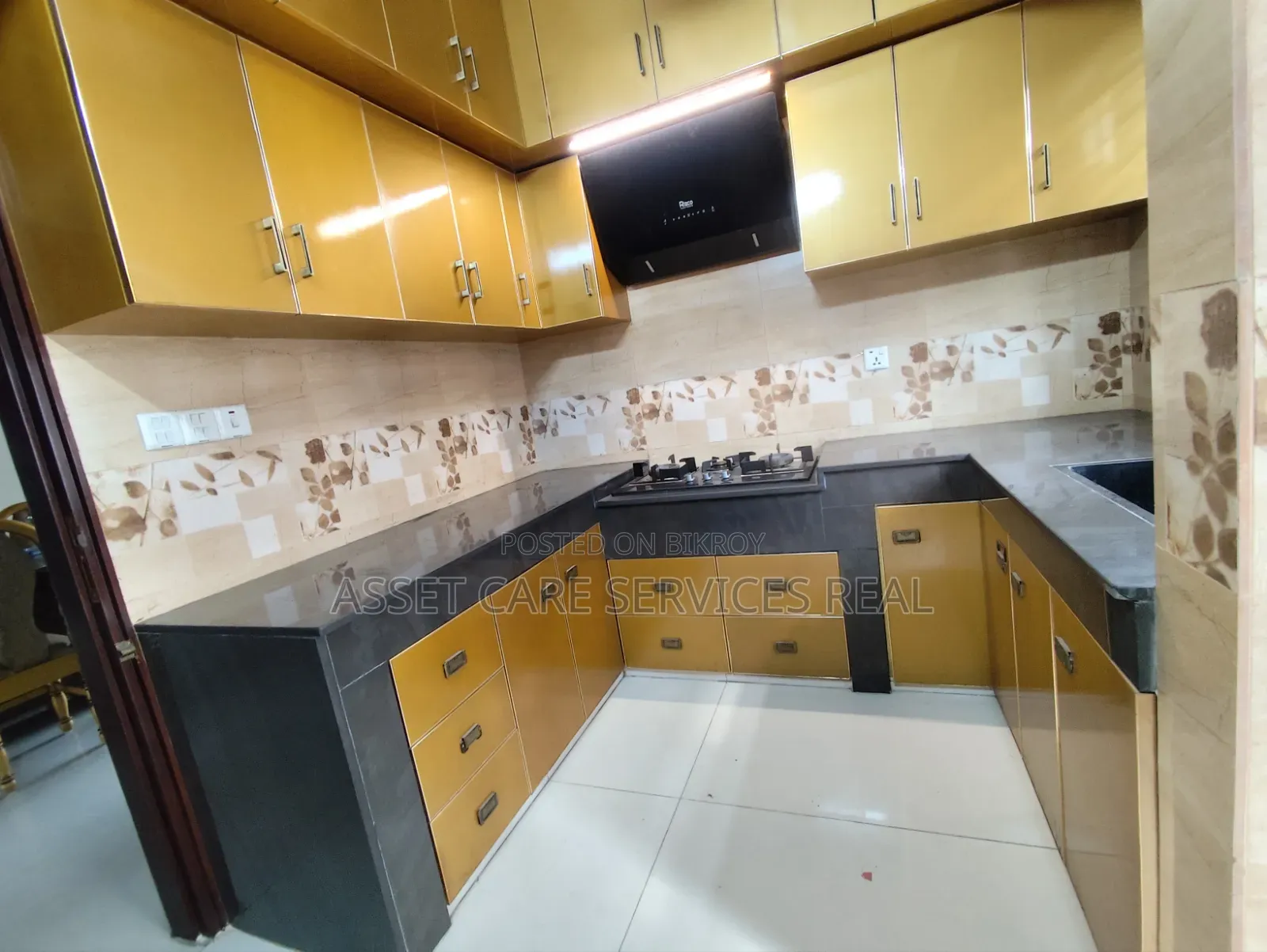 Furnished 4-bedroom Apartment in Baridhara for Rent