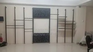 শোরুমের কাপড় ডিসপ্লে র‍্যাক সেট বিক্রি হবে (১৫.২ ফুট × ৮ ফুট)