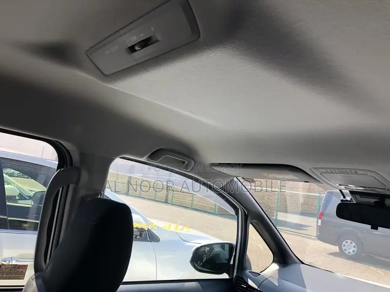 Toyota Noah 2021 Pearl