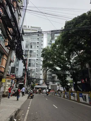 বনানী প্রেসক্রিপশন পয়েন্ট এর পাশে আট কাঠা জায়গা বিক্রি করা হইবে